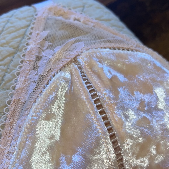Victoria’s Secret Small Velour Bra - Picture 2 of 4